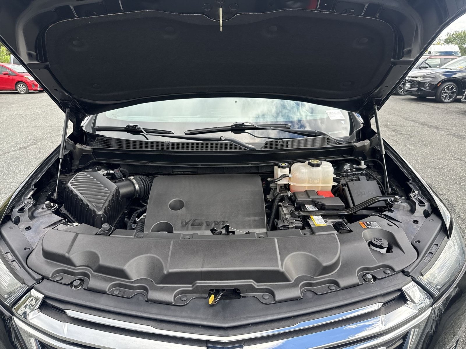 Used 2023 Chevrolet Traverse LT FWD image 29