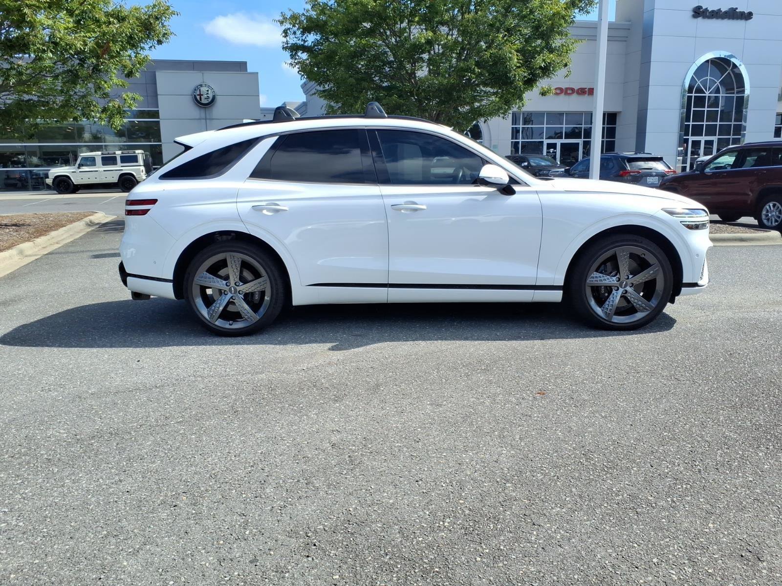 Used 2023 Genesis GV70 3.5T Sport w/ Sport Prestige Package AWD/4WD image 10