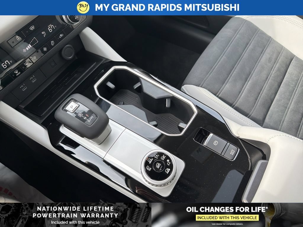 New 2026 Mitsubishi Outlander SE AWD/4WD image 20