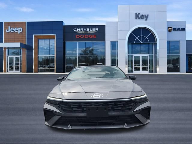 Used 2025 Hyundai Elantra Sport w/ Cargo Package FWD image 8