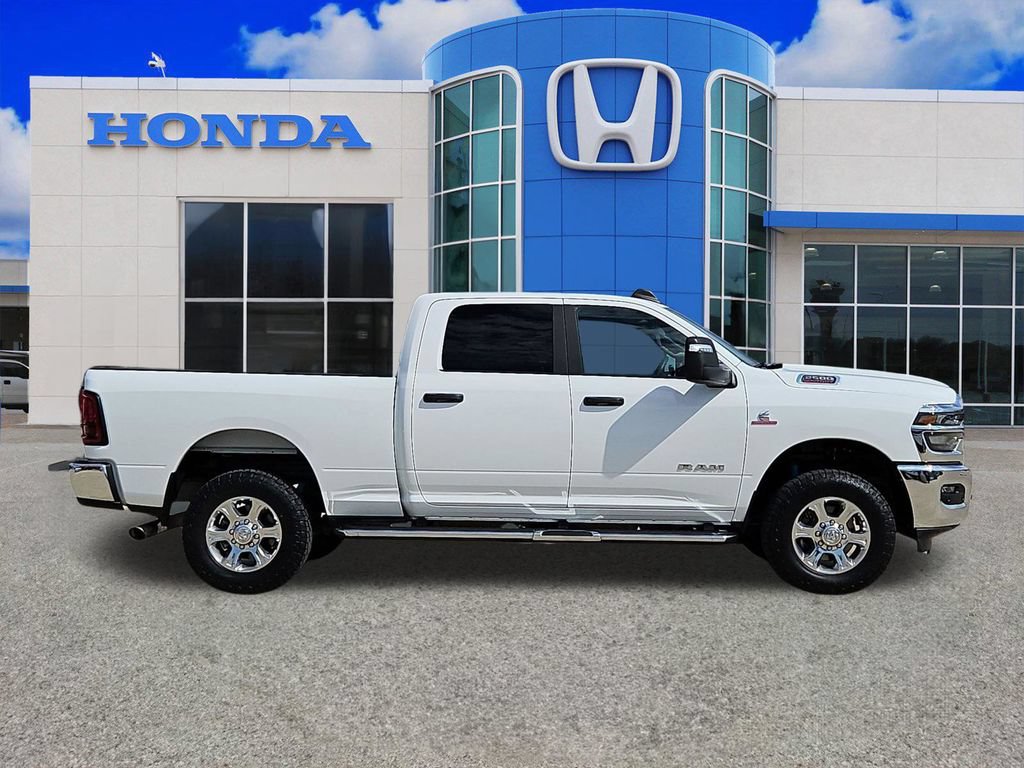 Used 2025 RAM 2500 Big Horn AWD/4WD image 2