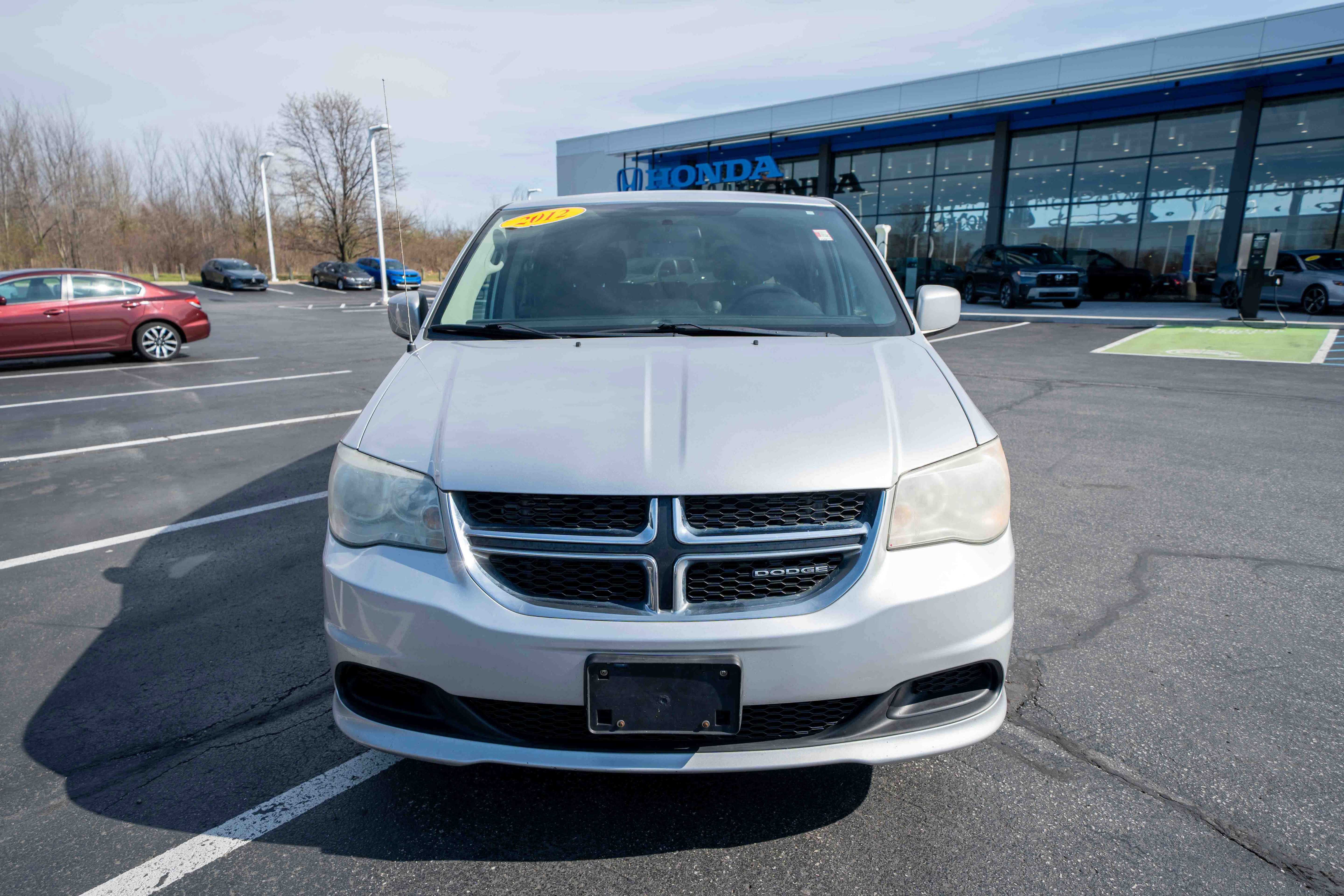 Used 2012 Dodge Grand Caravan SE image 2