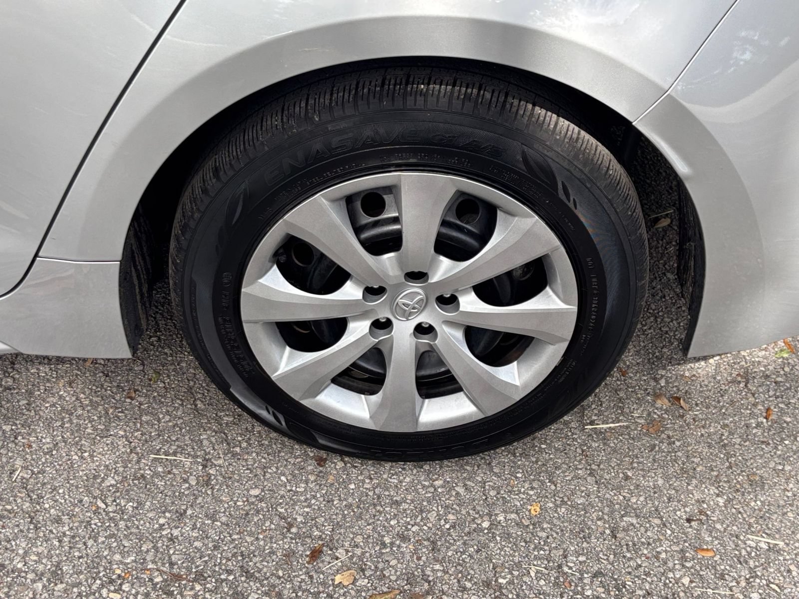 Used 2025 Toyota Corolla LE FWD image 27