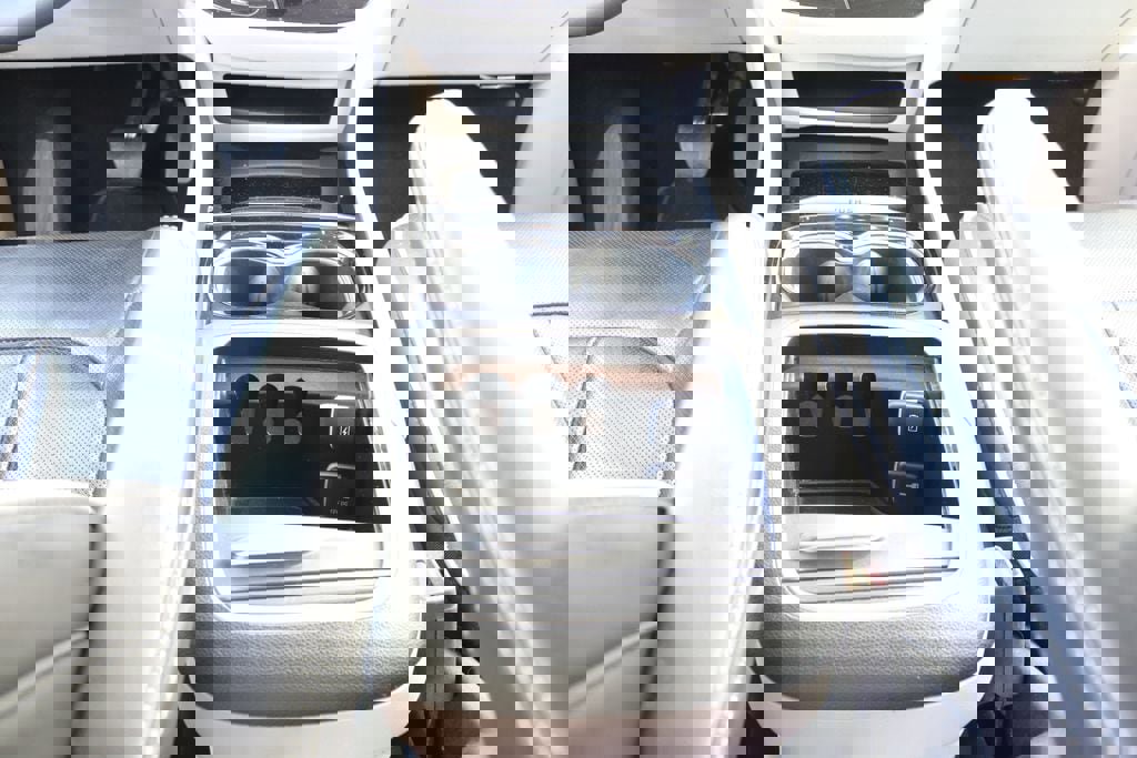 Used 2023 Chrysler Pacifica Limited image 28