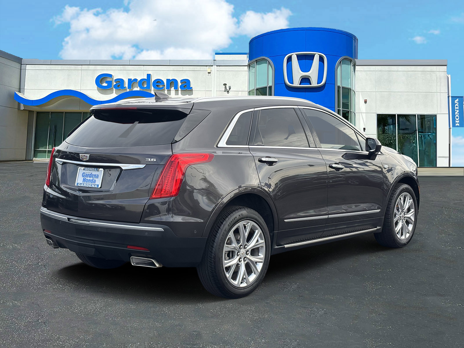 Used 2019 Cadillac XT5 Premium Luxury w/ Driver Assist Package FWD image 6