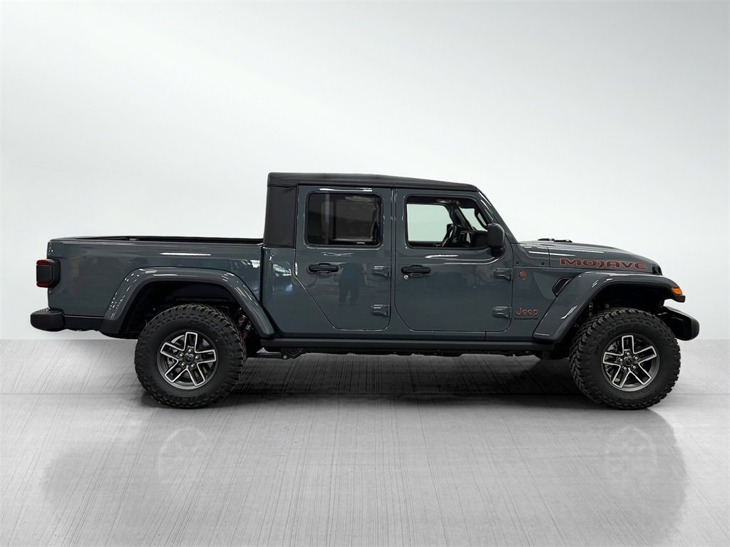 New 2025 Jeep Gladiator Mojave image 4