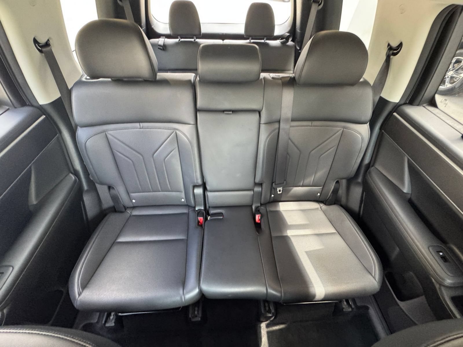 Used 2025 Hyundai Santa Fe SEL AWD/4WD image 36