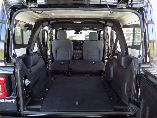 Certified 2024 Jeep Wrangler Unlimited Sahara w/ Technology Group AWD/4WD image 32