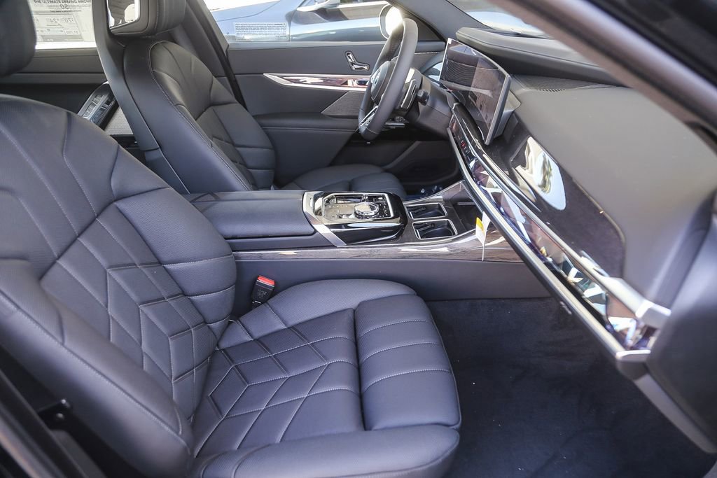 New 2026 BMW 750e xDrive AWD/4WD image 13