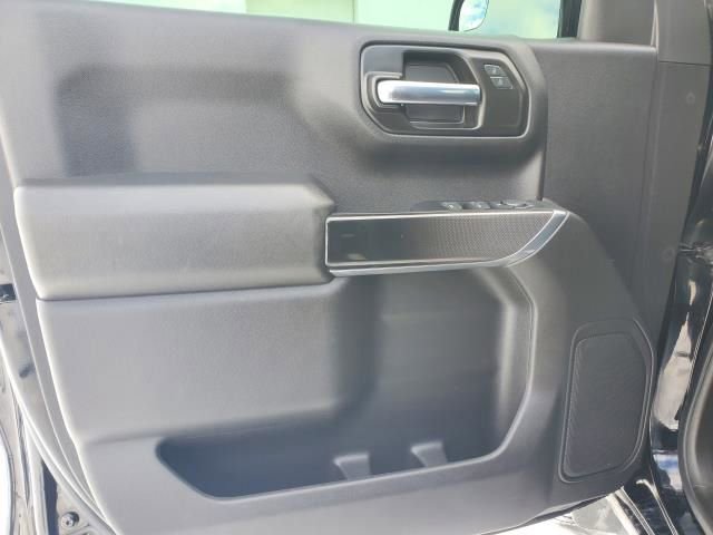 Certified 2022 Chevrolet Silverado 1500 Custom Trail Boss w/ Midnight Edition image 9