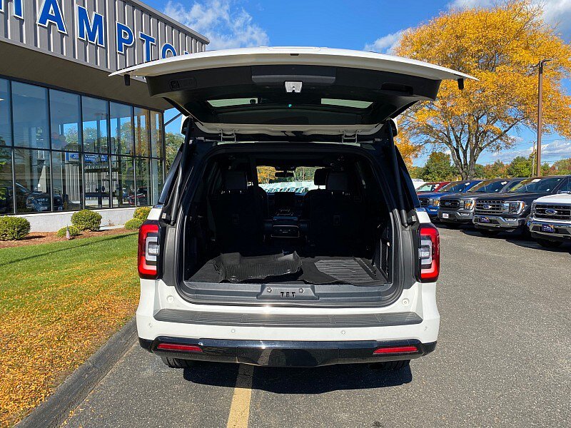 Used 2023 Ford Expedition Limited AWD/4WD image 9