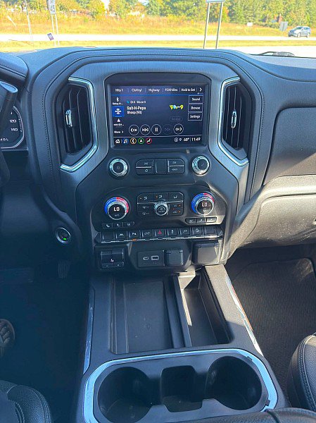 Used 2022 GMC Sierra 1500 Denali w/ Driver Alert Package II AWD/4WD image 9