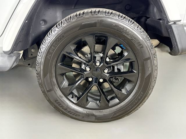Used 2023 Jeep Wrangler Unlimited Sahara AWD/4WD image 29