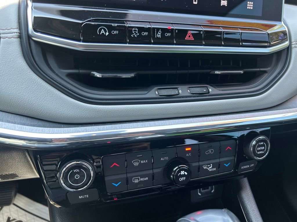 Used 2022 Jeep Compass Limited image 24