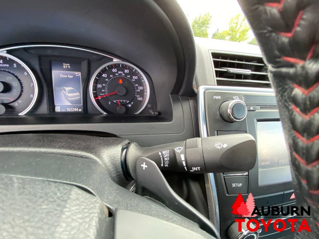 Used 2015 Toyota Camry SE FWD image 36