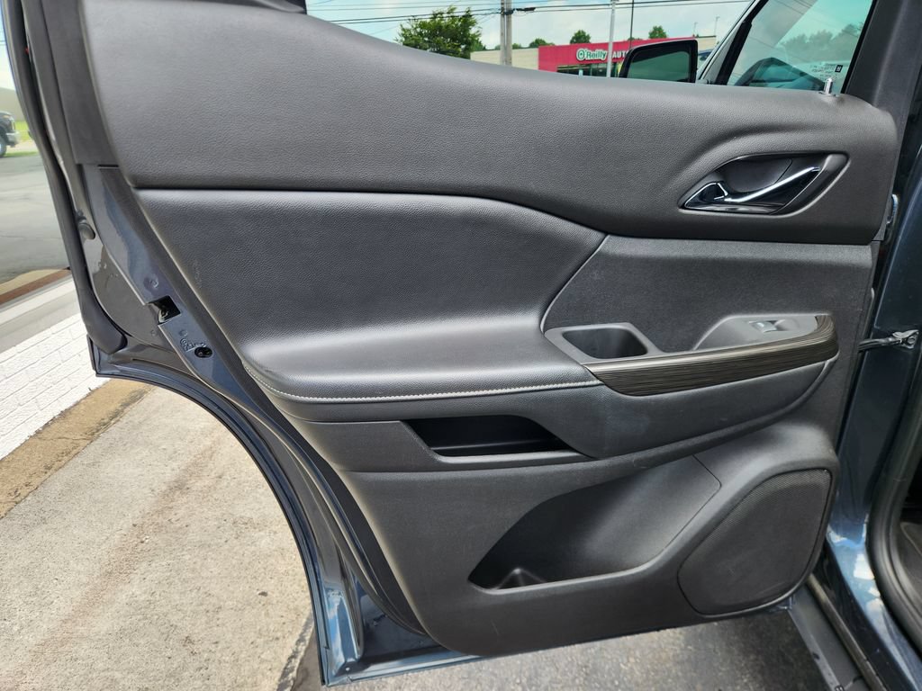 Used 2019 GMC Acadia SLT AWD/4WD image 21