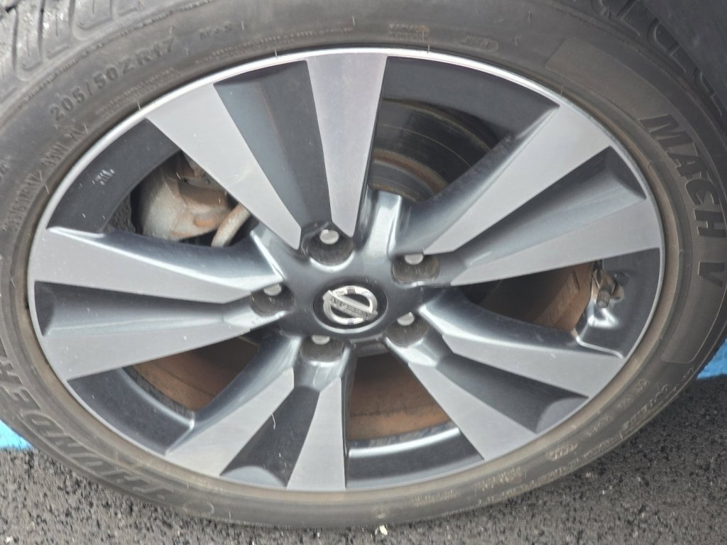 Used 2019 Nissan Sentra SV w/ Special Edition Package image 32