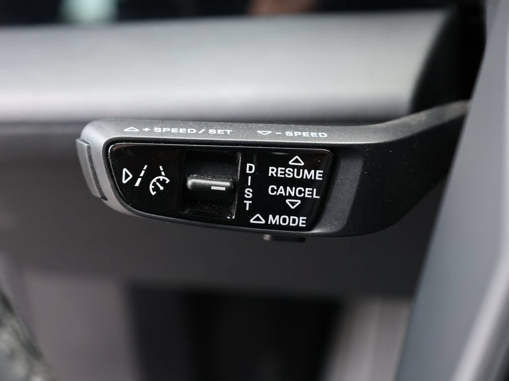 Used 2024 Porsche Taycan RWD image 36