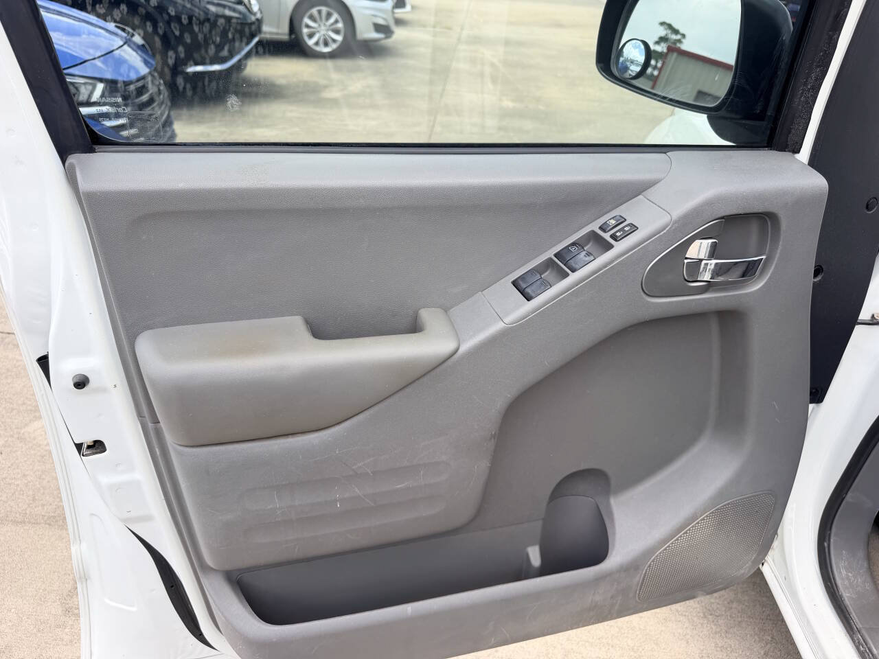 Used 2017 Nissan Frontier SV AWD/4WD image 10