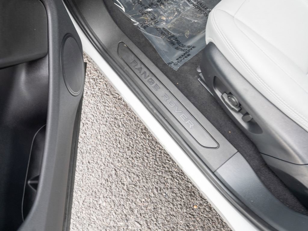 Certified 2025 Land Rover Range Rover Evoque S image 17