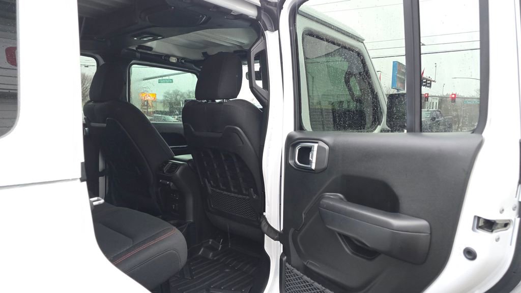Used 2019 Jeep Wrangler Unlimited Rubicon w/ Steel Bumper Group image 14