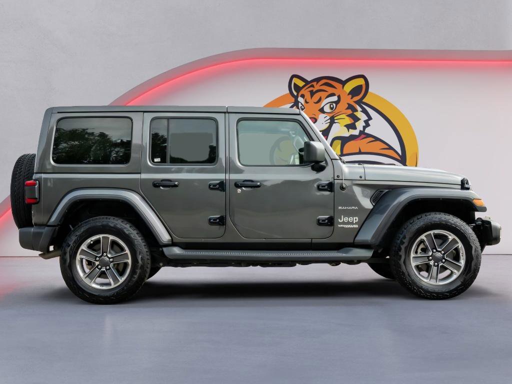 Used 2018 Jeep Wrangler Unlimited Sahara AWD/4WD image 4