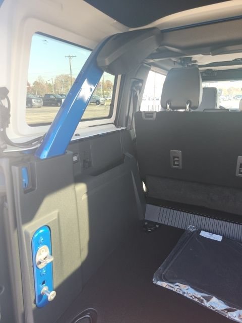 New 2025 Ford Bronco Badlands AWD/4WD image 28