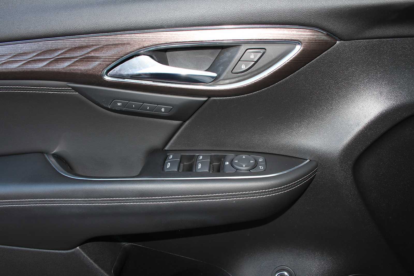 Used 2023 Buick Envision Avenir AWD/4WD image 36