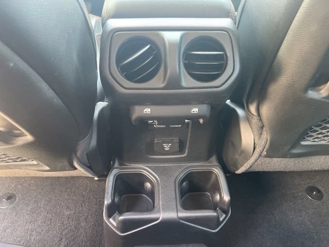 Used 2023 Jeep Gladiator Mojave w/ Cold Weather Group AWD/4WD image 32