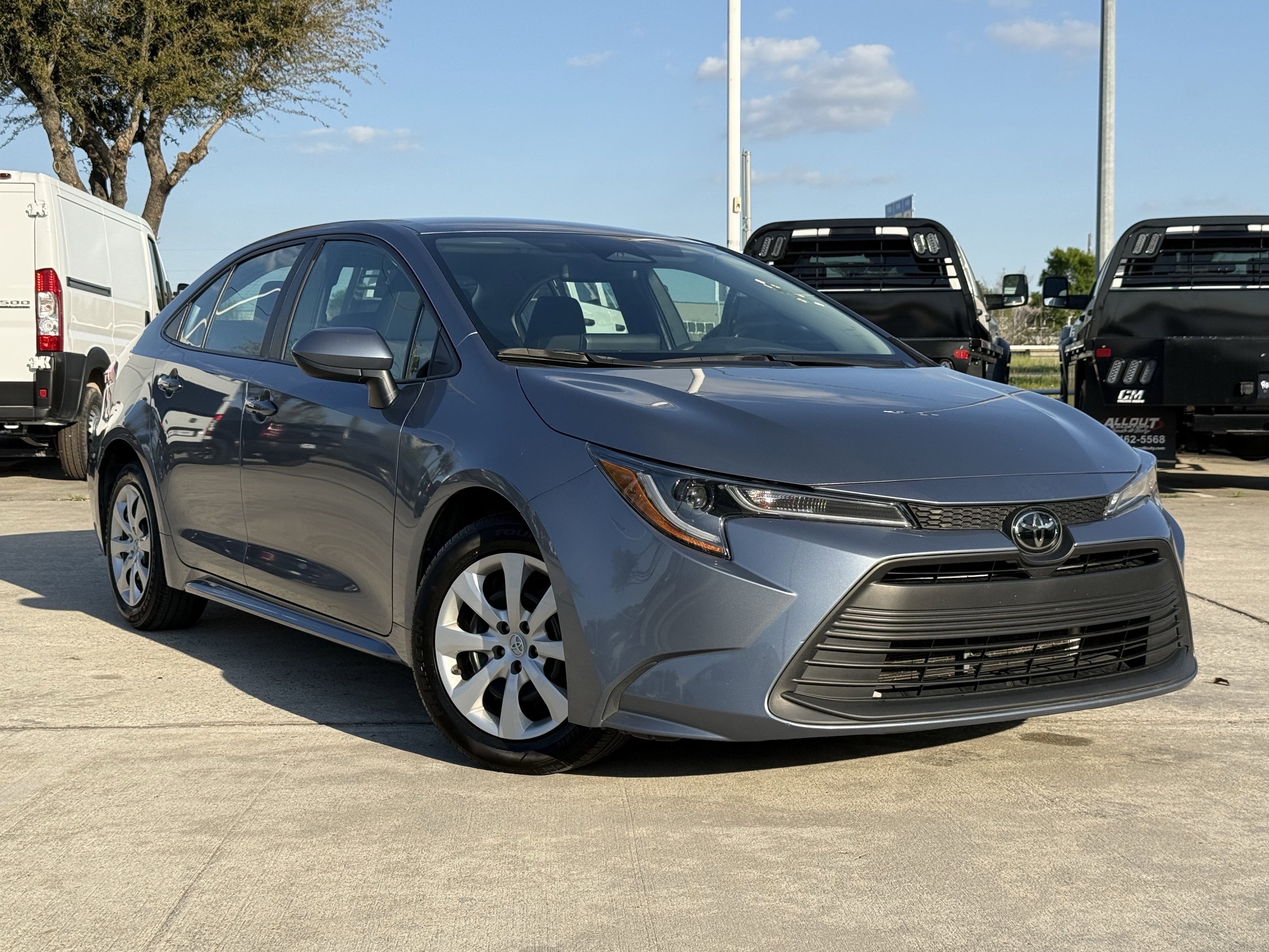 Used 2024 Toyota Corolla LE image 2