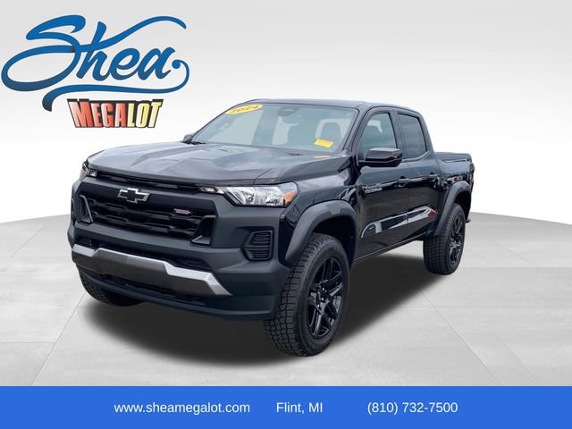 Used 2024 Chevrolet Colorado Trail Boss w/ Advanced Trailering Package AWD/4WD image 1