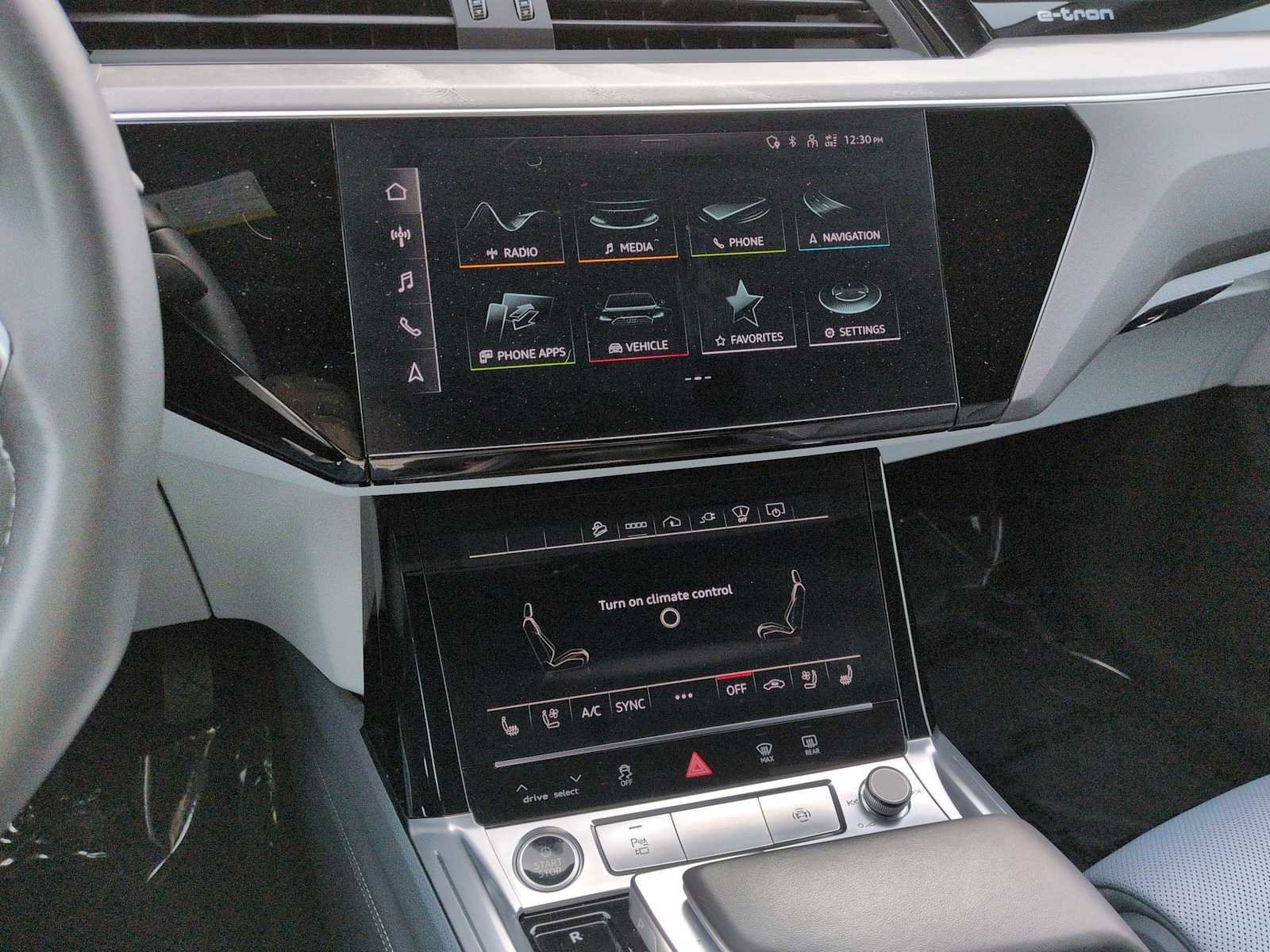 Used 2023 Audi e-tron Prestige w/ Prestige Package image 30