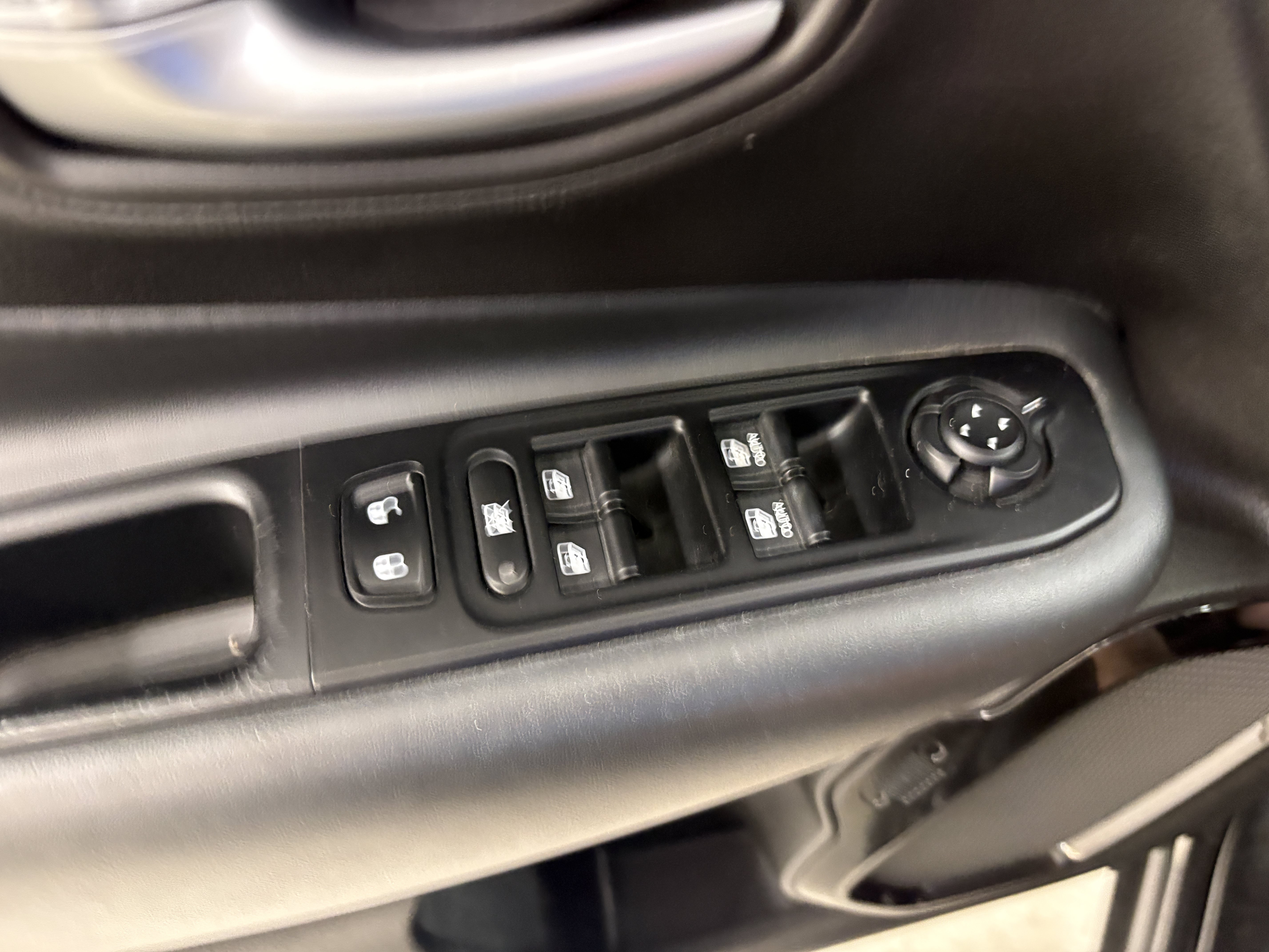 Used 2019 Jeep Renegade Altitude w/ Quick Order Package 2XM FWD image 22