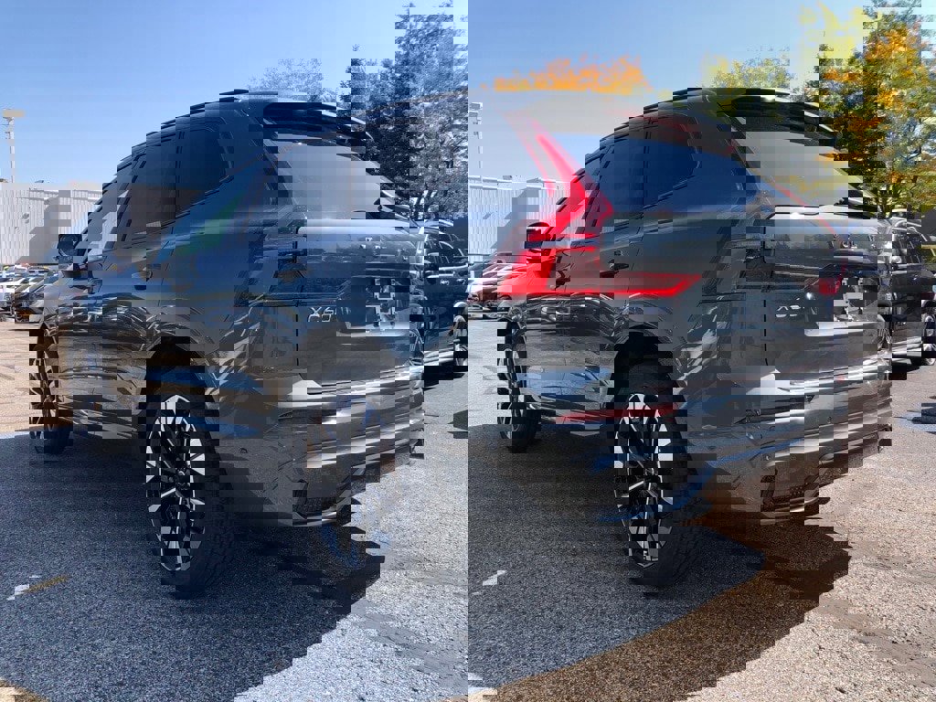 New 2026 Volvo XC60 B5 Plus w/ Protection Package Premier image 4