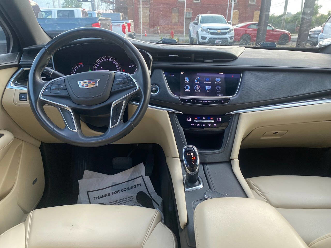 Used 2017 Cadillac XT5 FWD image 16