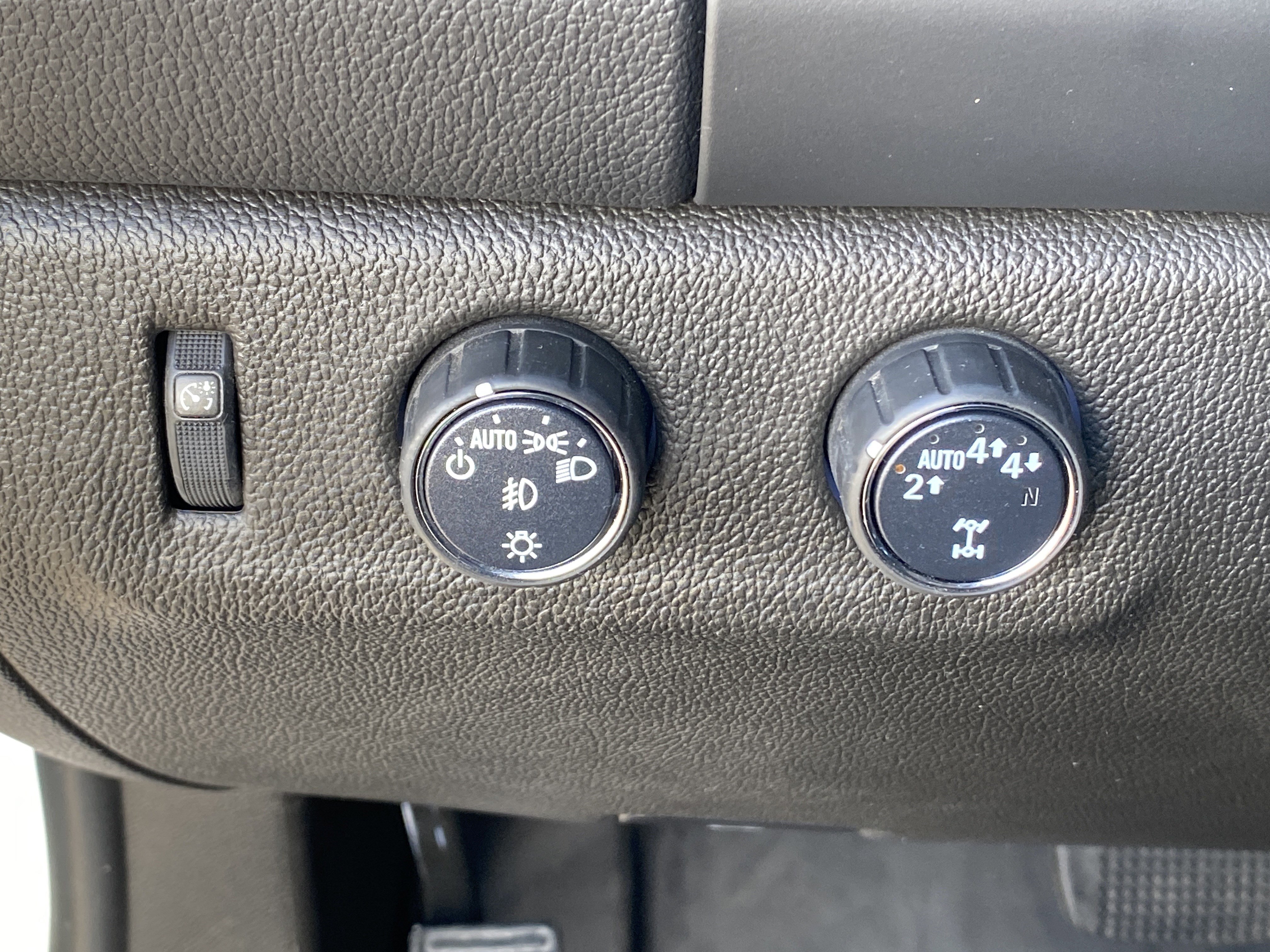 Used 2022 Chevrolet Colorado LT w/ Safety Package image 14