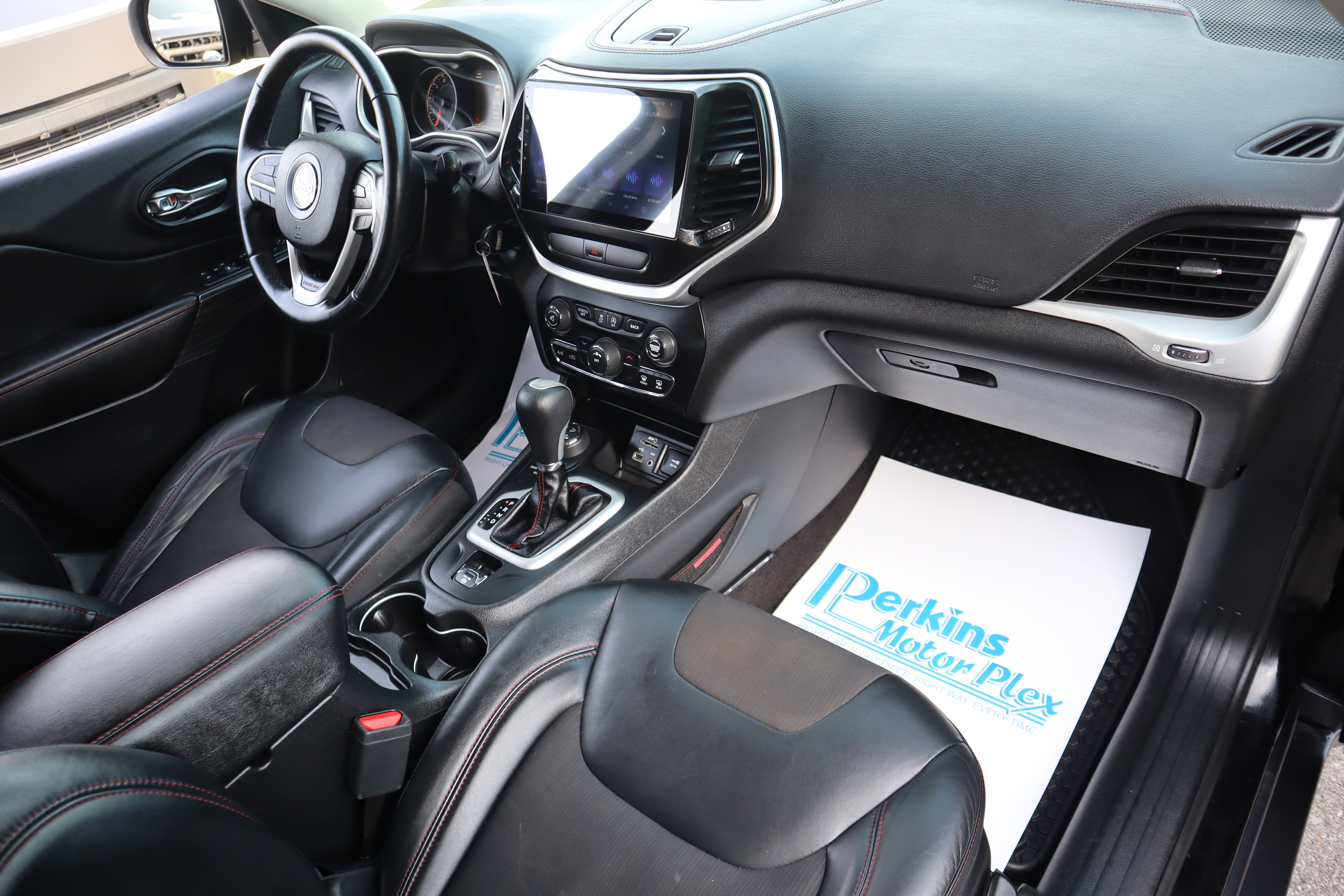 Used 2017 Jeep Cherokee Trailhawk w/ Trailer Tow Group image 27