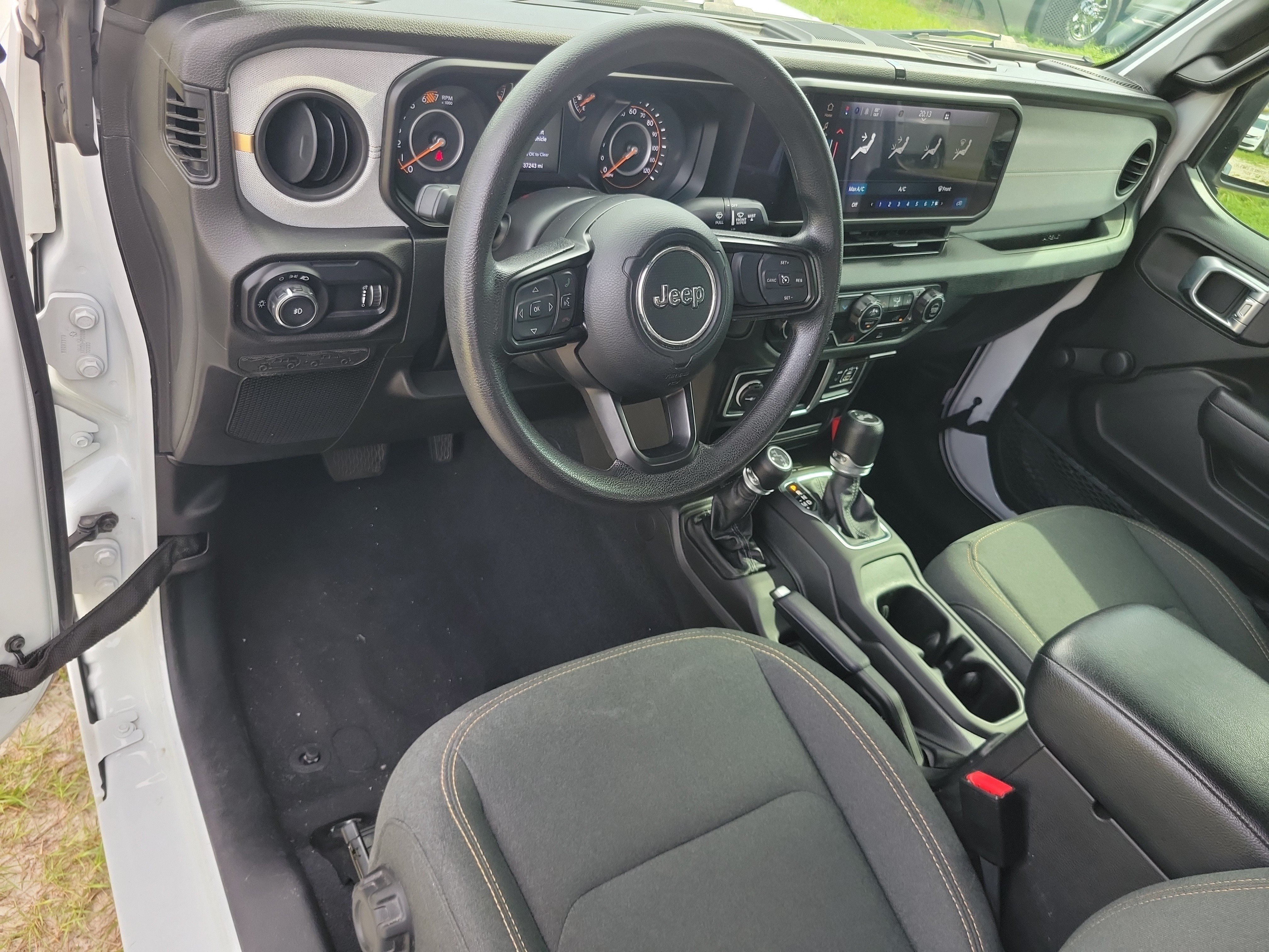 Used 2024 Jeep Wrangler Unlimited Sport AWD/4WD image 11