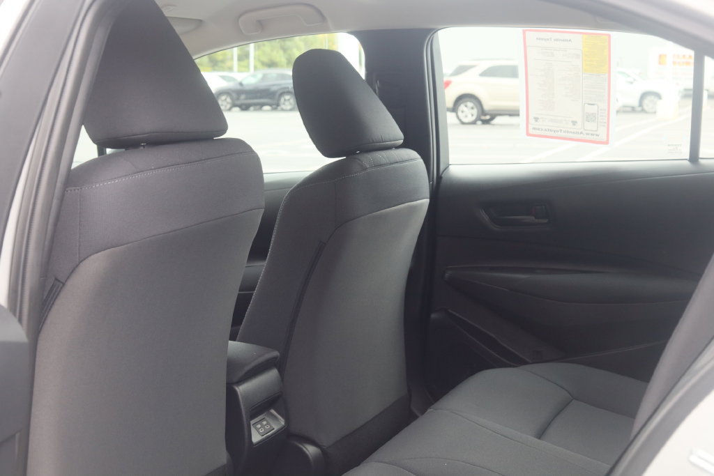 Used 2024 Toyota Corolla LE FWD image 27