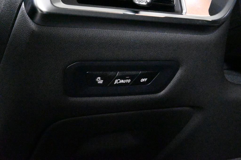 Used 2026 BMW X5 xDrive50e w/ M Sport Package image 28