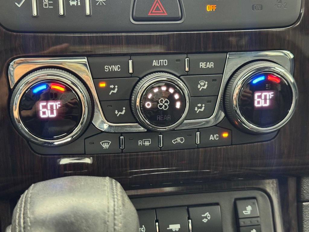 Used 2015 Chevrolet Traverse LT FWD image 24