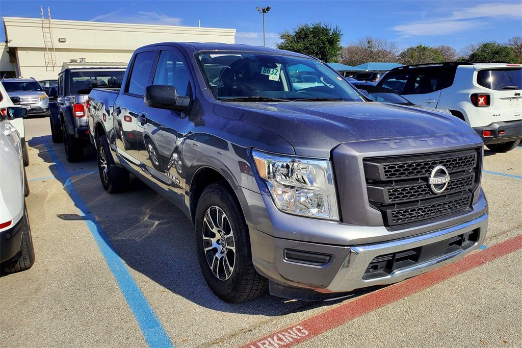 Used 2023 Nissan Titan SV image 1