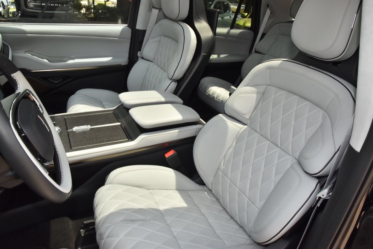 New 2026 Lincoln Navigator Black Label AWD/4WD image 38