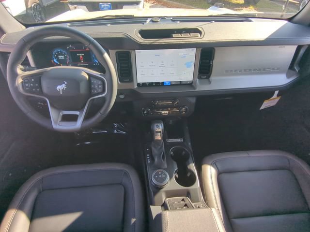 New 2025 Ford Bronco Outer Banks AWD/4WD image 16