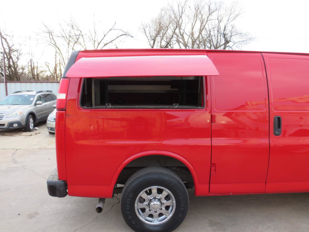 Used 2009 Chevrolet Express 2500 RWD image 30