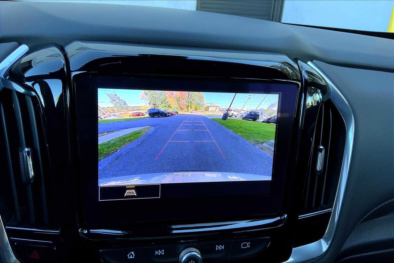 Used 2023 Chevrolet Traverse LT image 28