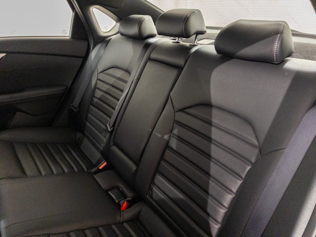 Used 2024 Kia Forte GT-Line w/ GT-Line Premium Package image 13