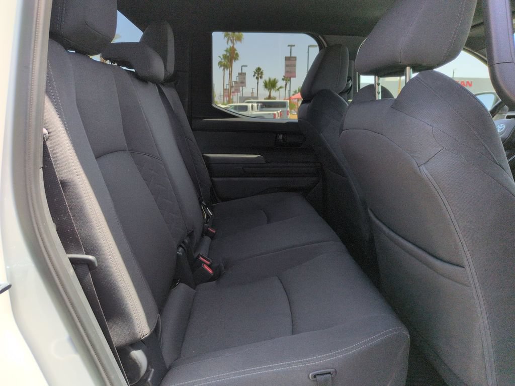 Used 2025 Toyota Tacoma SR5 AWD/4WD image 16