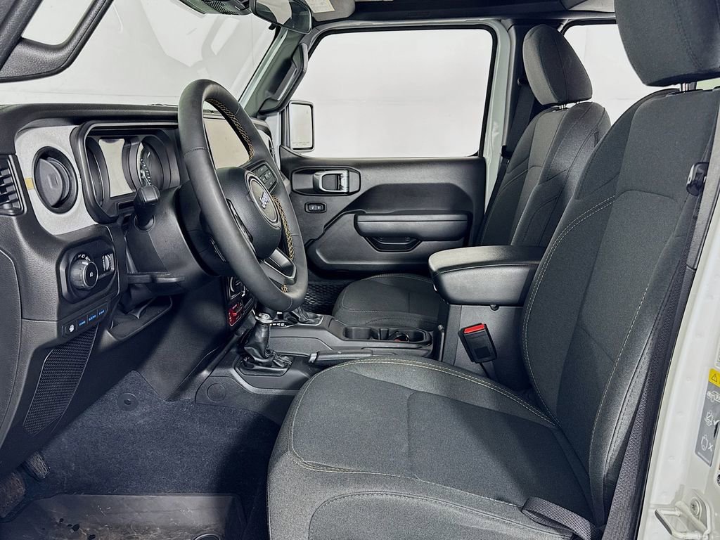 Used 2024 Jeep Wrangler Unlimited AWD/4WD image 13