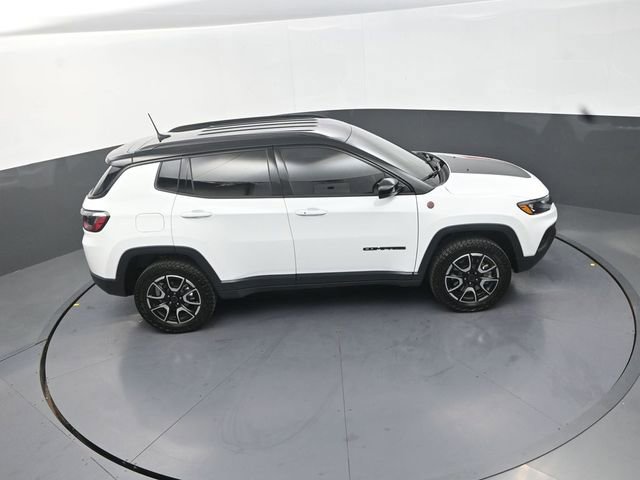 Used 2026 Jeep Compass Trailhawk AWD/4WD image 18